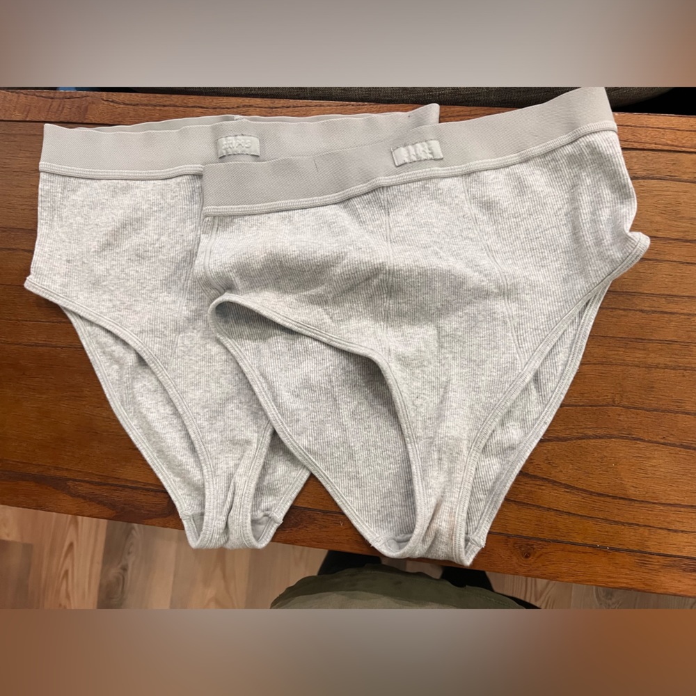 Skims Underwear size L